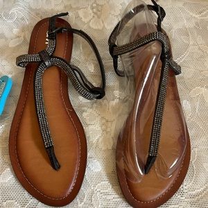 Brand new w/tags 1 pr. W&O flat/buckle strap sandals memory foam silv/blk bling